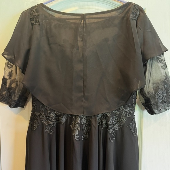 NWT Black Lace Evening Gown - Picture 7 of 8